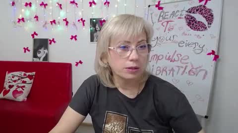 Lauren online show from March 23, 6:17 am