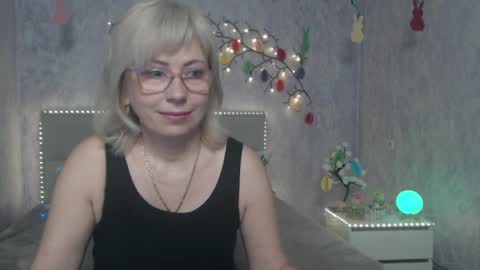 Snapshot of laurenwishy chatting on March 30, 5:41 am Lauren online show from March 30, 5:41 am