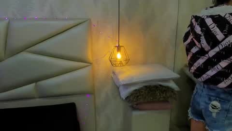 Laurent online show from December 17, 10:32 am