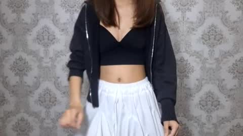 Hannah online show from March 11, 11:05 am