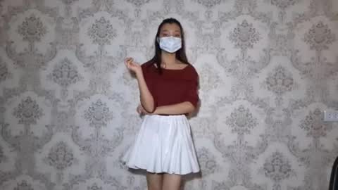 Hannah online show from March 12, 10:10 am