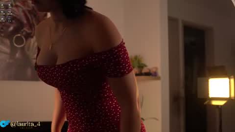 Snapshot of laurita_4 chatting on July 18, 2:21 pm laurita_4 online show from July 18, 2:21 pm