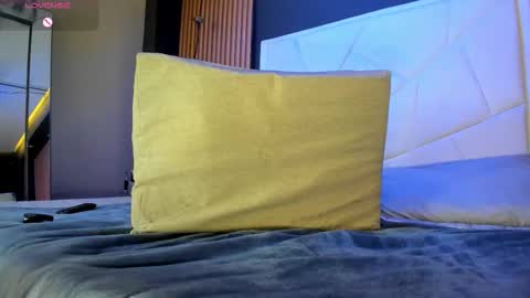 Lau Roberts online show from November 11, 3:39 am