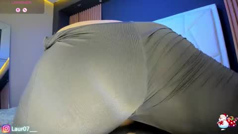 Lau Roberts online show from December 2, 3:45 am