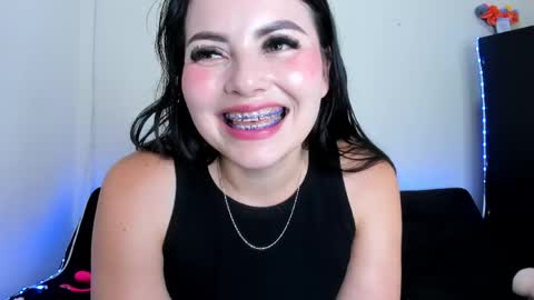 Snapshot of lauryjonson_ chatting on May 22, 6:57 pm LauryJonson online show from May 22, 6:57 pm