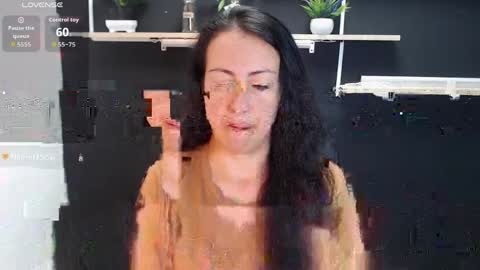Snapshot of lauryn_jones chatting on May 19, 6:14 pm Laury online show from May 19, 6:14 pm