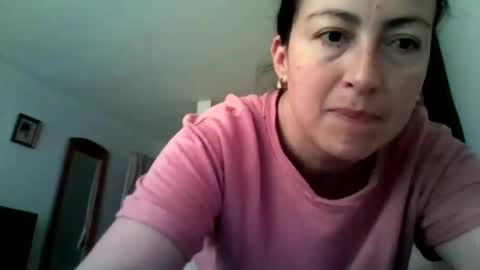 Snapshot of lauryn_jones chatting on July 22, 3:37 pm Laury online show from July 22, 3:37 pm