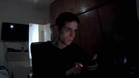 Snapshot of lauti_twink chatting on June 9, 1:28 am Lautaro online show from June 9, 1:28 am