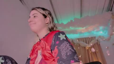 Lauu G online show from December 21, 6:09 am