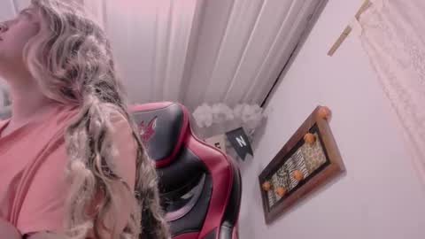 Lauu G online show from October 24, 9:17 am