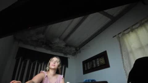 Snapshot of lauu_g chatting on May 27, 11:07 am Lauu G online show from May 27, 11:07 am