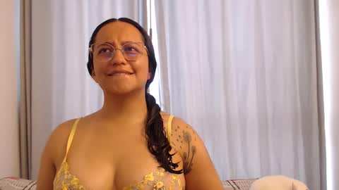 Laura online show from March 18, 7:06 pm