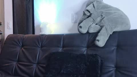 Snapshot of lauuuuuu_9 chatting on March 14, 1:23 am online show from March 14, 1:23 am