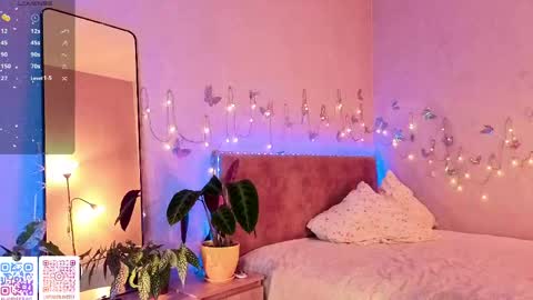 Snapshot of lavenderlav chatting on May 13, 6:49 pm Melissa online show from May 13, 6:49 pm