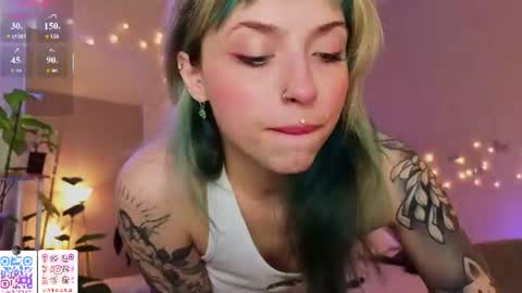 Snapshot of lavenderlav chatting on July 20, 7:27 pm Melissa online show from July 20, 7:27 pm