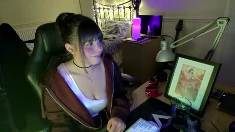 Lavenderrzz online show from November 18, 1:48 pm