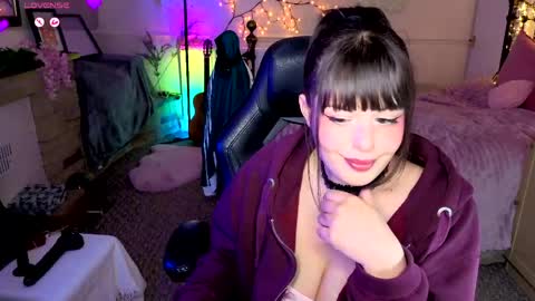 Lavenderrzz online show from April 30, 2:34 pm