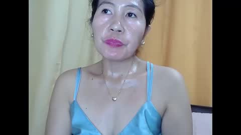 Snapshot of lavine1983 chatting on October 2, 8:21 am lavine1983 online show from October 2, 8:21 am