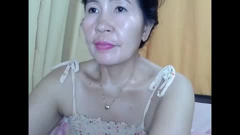 Snapshot of lavine1983 chatting on October 9, 9:02 pm lavine1983 online show from October 9, 9:02 pm