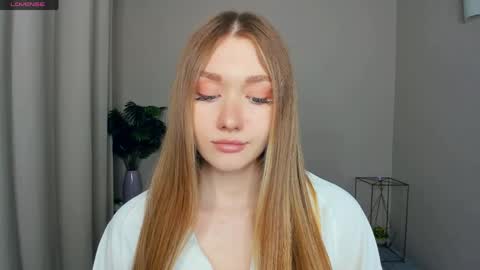 Snapshot of laviniahoutz chatting on June 2, 11:51 pm Jane online show from June 2, 11:51 pm