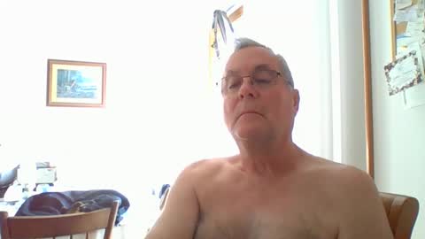 Snapshot of lawnboy62 chatting on September 23, 12:30 pm lawnboy62 online show from September 23, 12:30 pm