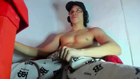 ZAmbrano online show from November 21, 8:35 am