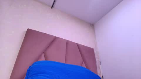 Snapshot of lay_madison chatting on September 19, 7:14 pm Lay Madison online show from September 19, 7:14 pm