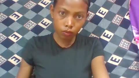 Snapshot of layah157855 chatting on July 15, 4:51 am layah157855 online show from July 15, 4:51 am