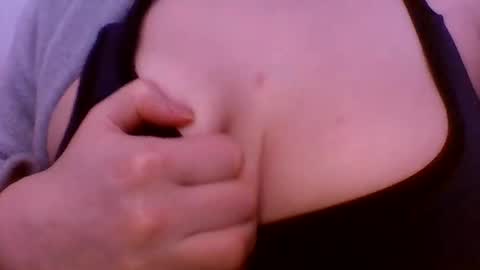 layannalea online show from December 14, 6:56 pm