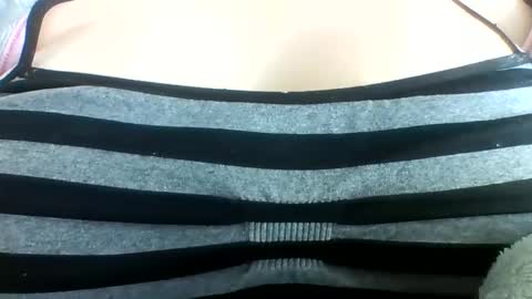 layannalea online show from May 10, 8:14 pm