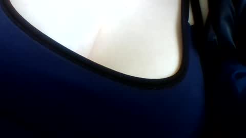 layannalea online show from May 19, 1:56 am
