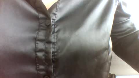 layannalea online show from June 6, 12:05 am