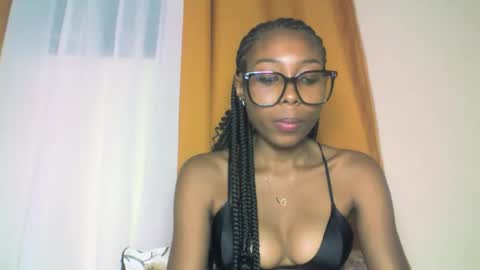 Snapshot of layannek chatting on October 22, 4:29 pm layannek online show from October 22, 4:29 pm