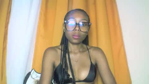 Snapshot of layannek chatting on October 24, 7:10 pm layannek online show from October 24, 7:10 pm