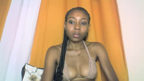 Snapshot of layannek chatting on October 29, 6:09 pm layannek online show from October 29, 6:09 pm