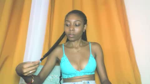 Snapshot of layannek chatting on November 13, 3:11 pm layannek online show from November 13, 3:11 pm