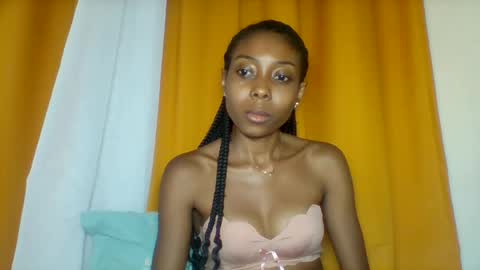 Snapshot of layannek chatting on November 15, 5:42 pm layannek online show from November 15, 5:42 pm