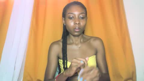 Snapshot of layannek chatting on November 19, 3:39 am layannek online show from November 19, 3:39 am