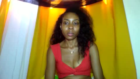 Snapshot of layannek chatting on November 25, 6:46 am layannek online show from November 25, 6:46 am