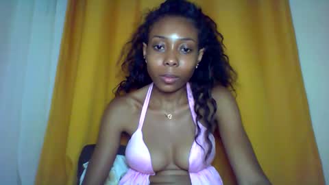 Snapshot of layannek chatting on November 28, 7:05 pm layannek online show from November 28, 7:05 pm