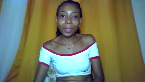 Snapshot of layannek chatting on November 30, 4:16 am layannek online show from November 30, 4:16 am