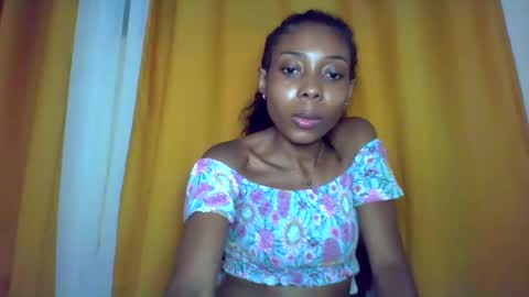 Snapshot of layannek chatting on December 1, 5:51 pm layannek online show from December 1, 5:51 pm