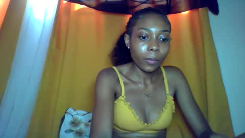 Snapshot of layannek chatting on December 3, 6:21 am layannek online show from December 3, 6:21 am