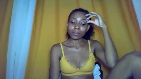 Snapshot of layannek chatting on December 3, 7:12 pm layannek online show from December 3, 7:12 pm