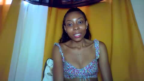 Snapshot of layannek chatting on December 5, 8:45 am layannek online show from December 5, 8:45 am