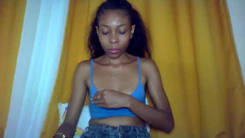 Snapshot of layannek chatting on December 15, 6:45 pm layannek online show from December 15, 6:45 pm