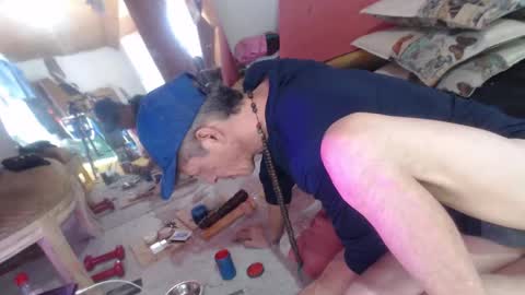 Snapshot of laye19 chatting on January 27, 3:28 pm Laye19 online show from January 27, 3:28 pm