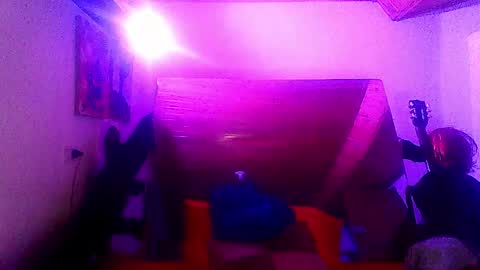 Snapshot of laye19 chatting on February 8, 7:59 am Laye19 online show from February 8, 7:59 am