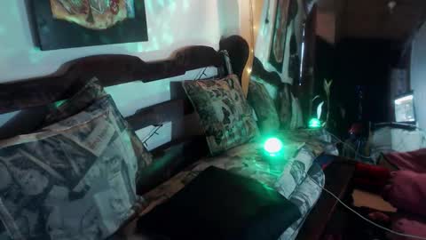 Snapshot of laye19 chatting on October 11, 10:08 pm Laye19 online show from October 11, 10:08 pm