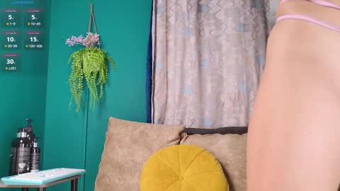 layla_17 online show from September 8, 4:39 pm